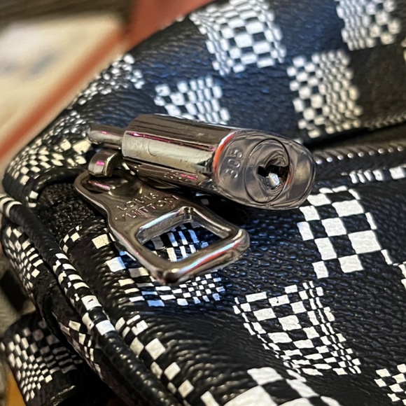 Louis Vuitton x Virgil Abloh limited edition distorted Damier keepall 50 - Picture 6 of 9